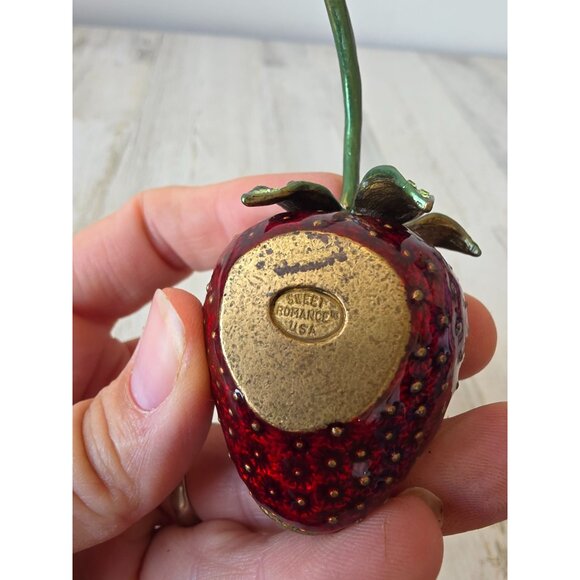 Sweet romance raspberry box trinket glitter rhinestone realistic lifelike - Picture 5 of 8